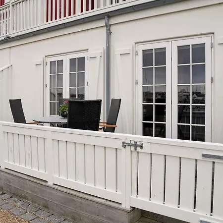 Apartmán Lovely With Harbor View