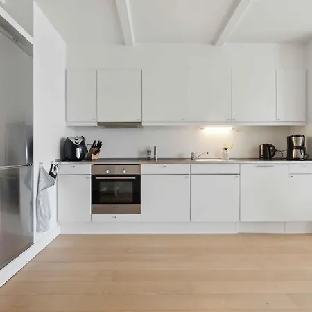 Apartment Lovely With Harbor View