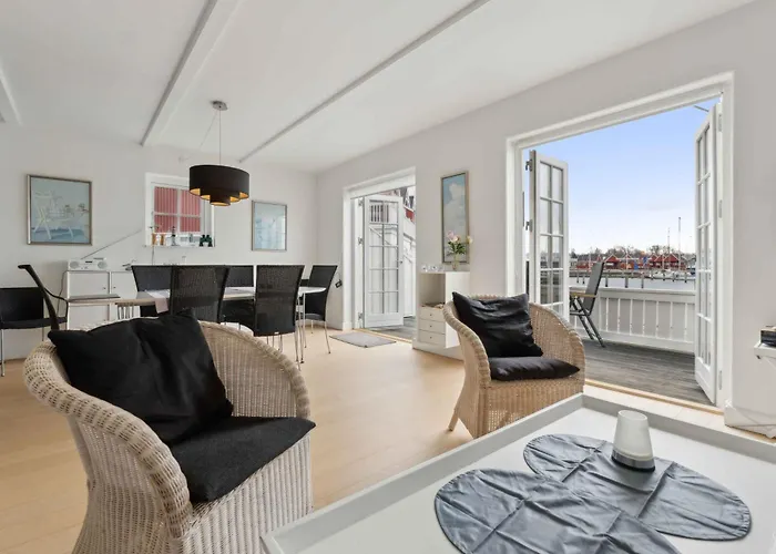 Lovely With Harbor View Appartement *