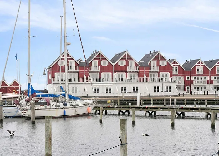 Lovely With Harbor View *